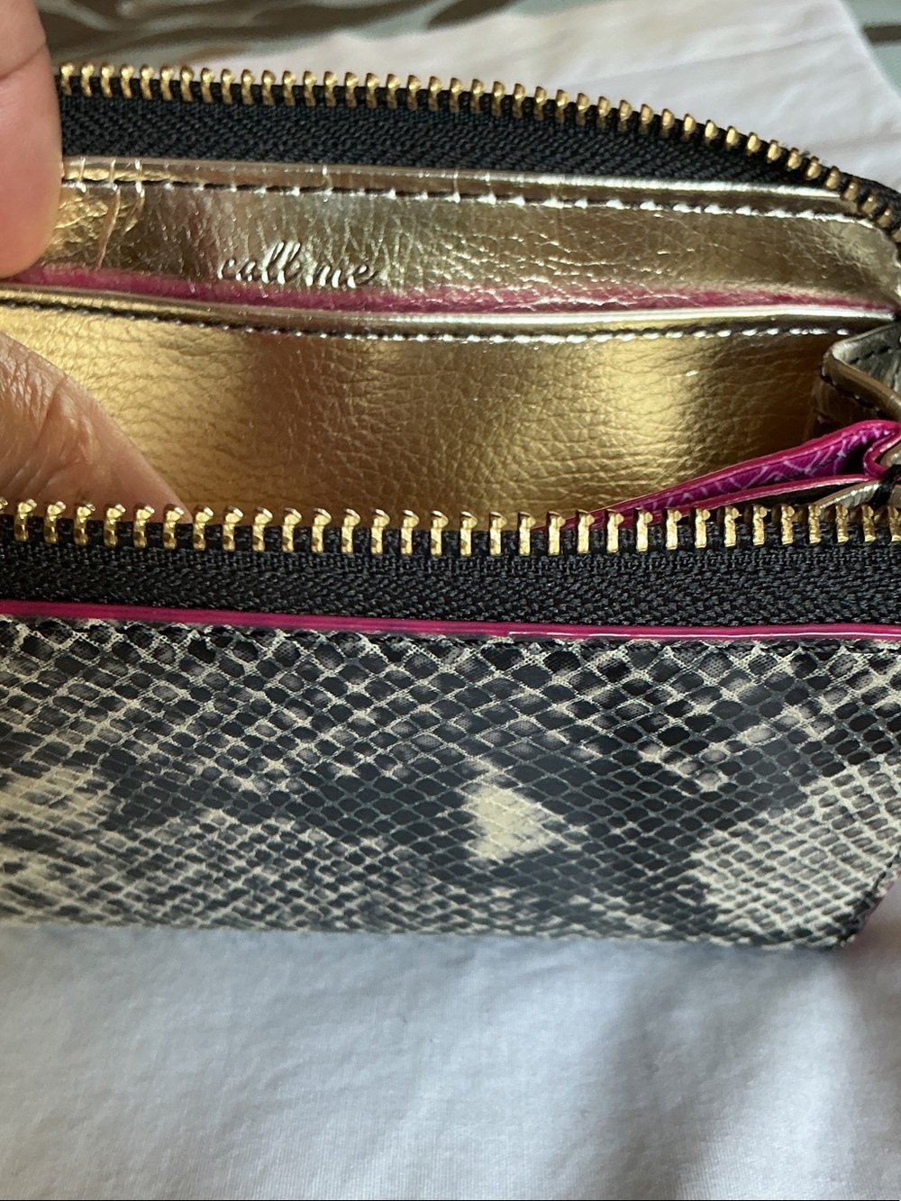 Stella & Dot Black and Cream Snake-Print Zip Wallet - Picture 7 of 9